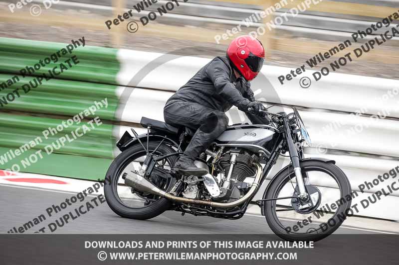 Vintage motorcycle club;eventdigitalimages;mallory park;mallory park trackday photographs;no limits trackdays;peter wileman photography;trackday digital images;trackday photos;vmcc festival 1000 bikes photographs